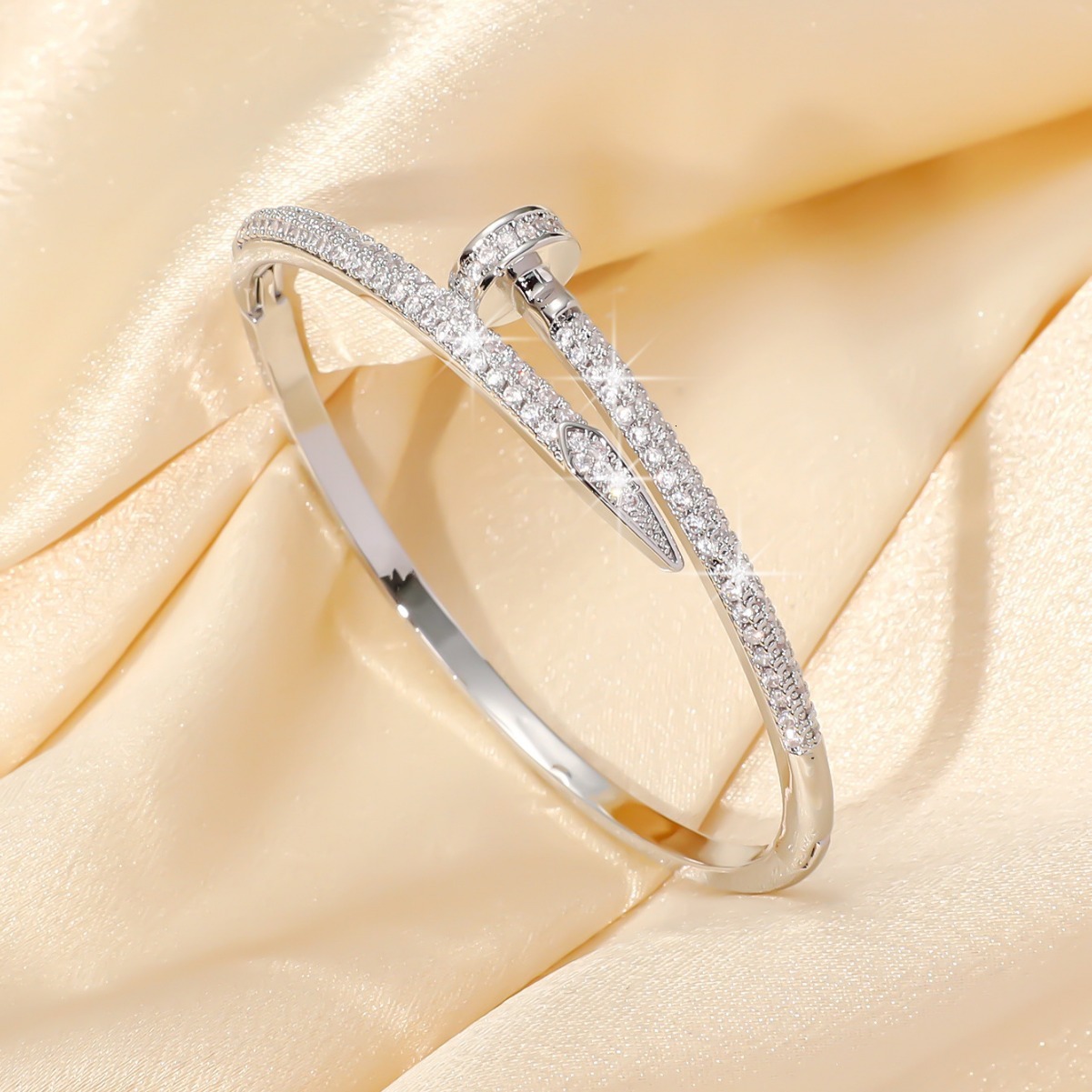 Korean-style diamond-encrusted studded bracelet, elegant and fashionable gold-plated jewelry accessory with a unique minimalist design and cool aesthe - view 3