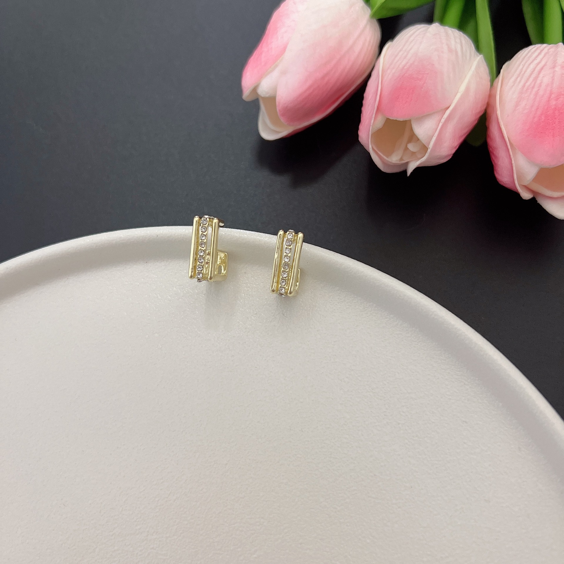 Exaggerated geometric metal with a high-end feel, simple studs, popular on Instagram, minimalist style large hoop earrings - view 5