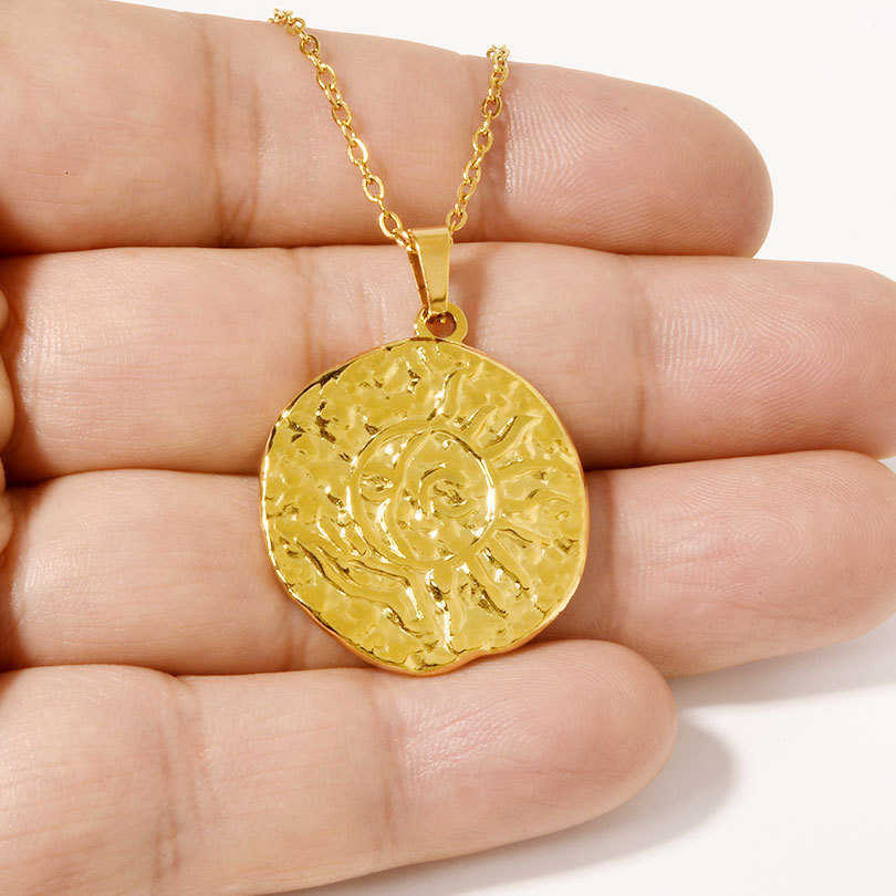 304 stainless steel retro style engraved sun pendant plated with 18k gold hammer texture women's collar chain jewelry for necklacesQ260825 - view 4