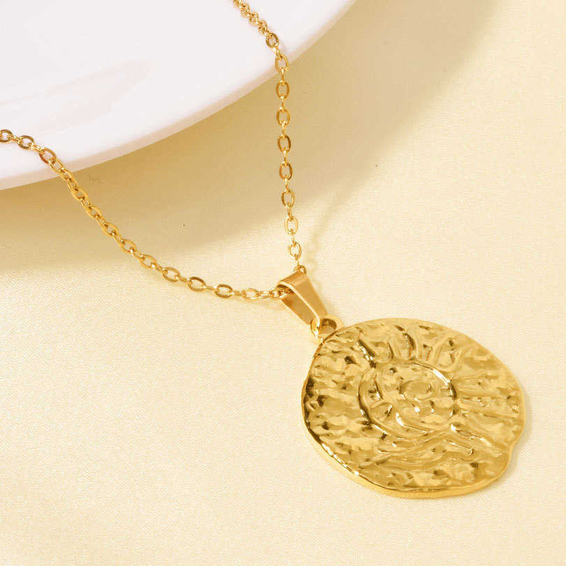 304 stainless steel retro style engraved sun pendant plated with 18k gold hammer texture women's collar chain jewelry for necklacesQ260825