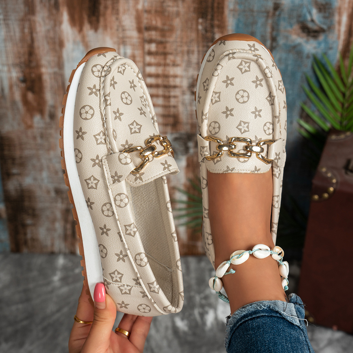 luxury shoes 2026 designer Shoes Women Slip-On Platform Loafers Metal Chain Buckle PU Flat Moccasins Ladies Casual Thick-Sole Daily Shoes free shippin - view 4