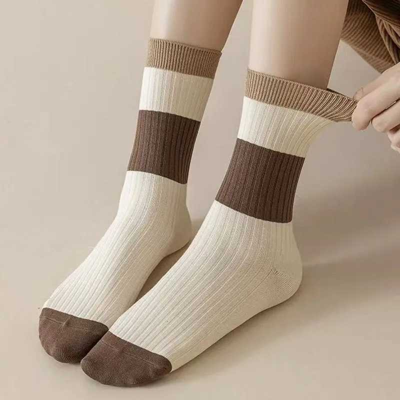 And 5 Pairs Set Autumn Winter Socks Mid Tube Socks Versatile Simple Pile Socks College Style Brown Series Long Socks Fashionable L260827 - view 5