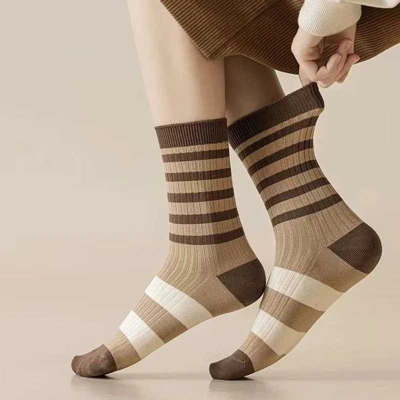 And 5 Pairs Set Autumn Winter Socks Mid Tube Socks Versatile Simple Pile Socks College Style Brown Series Long Socks Fashionable L260827 - view 4