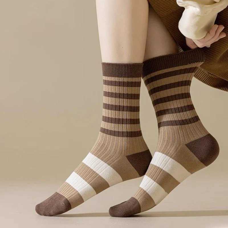 And 5 Pairs Set Autumn Winter Socks Mid Tube Socks Versatile Simple Pile Socks College Style Brown Series Long Socks Fashionable L260827 - view 3