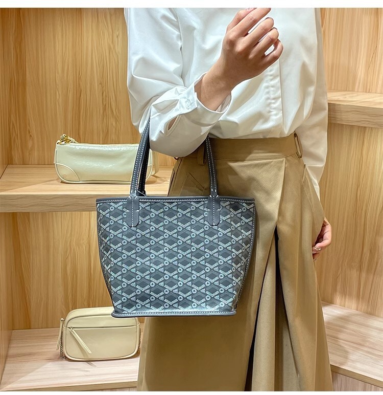 TOCCH Handheld tote bag for women, 2025 new style, fashionable summer large capacity crossbody basket bag - view 3
