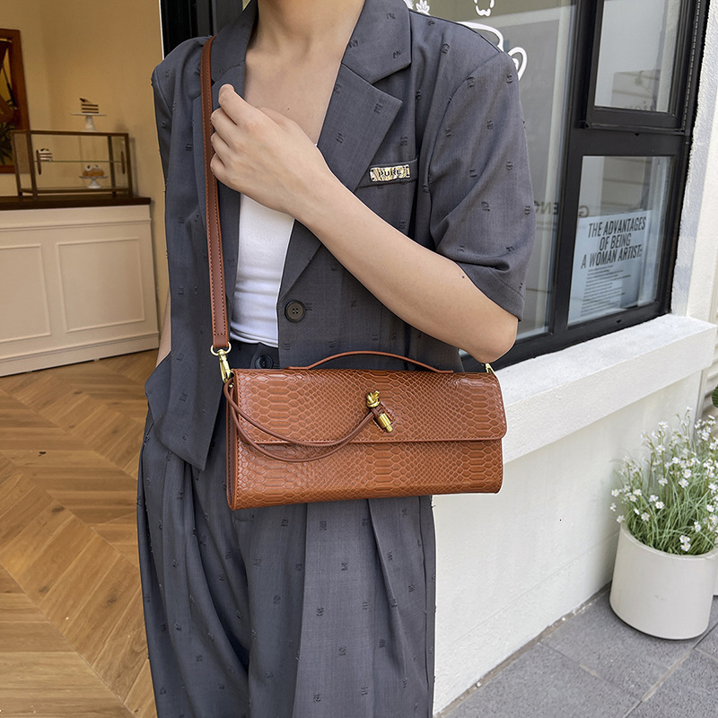 2026 Cross-Border Best-Seller Snake Pattern Clutch Accordion Horizontal Style, Light Luxury Small Square Bag, Handheld Shoulder Crossbody Evening Bag  - view 4