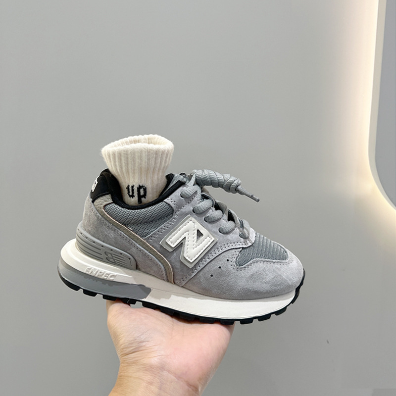 Designer 2026 Autumn Hot Casual Children's Running Shoes Lightweight Soft Bottom Student Outdoor Sports Shoes - view 3