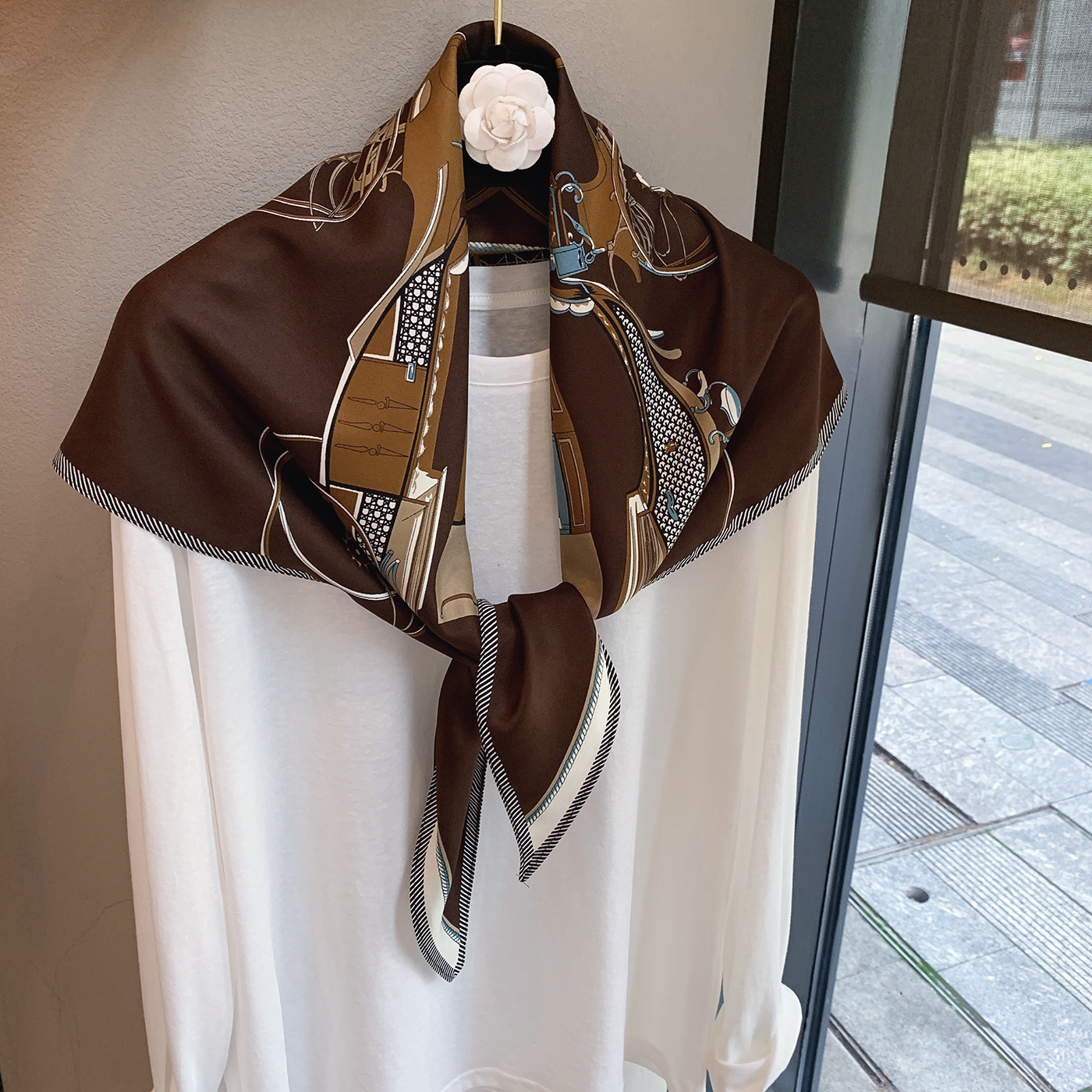 Premium Triangle Scarf Double-layer Satin Small Shawl Silky Smooth Foreign Style Neck Protection Silk Scarf Scarf - view 4