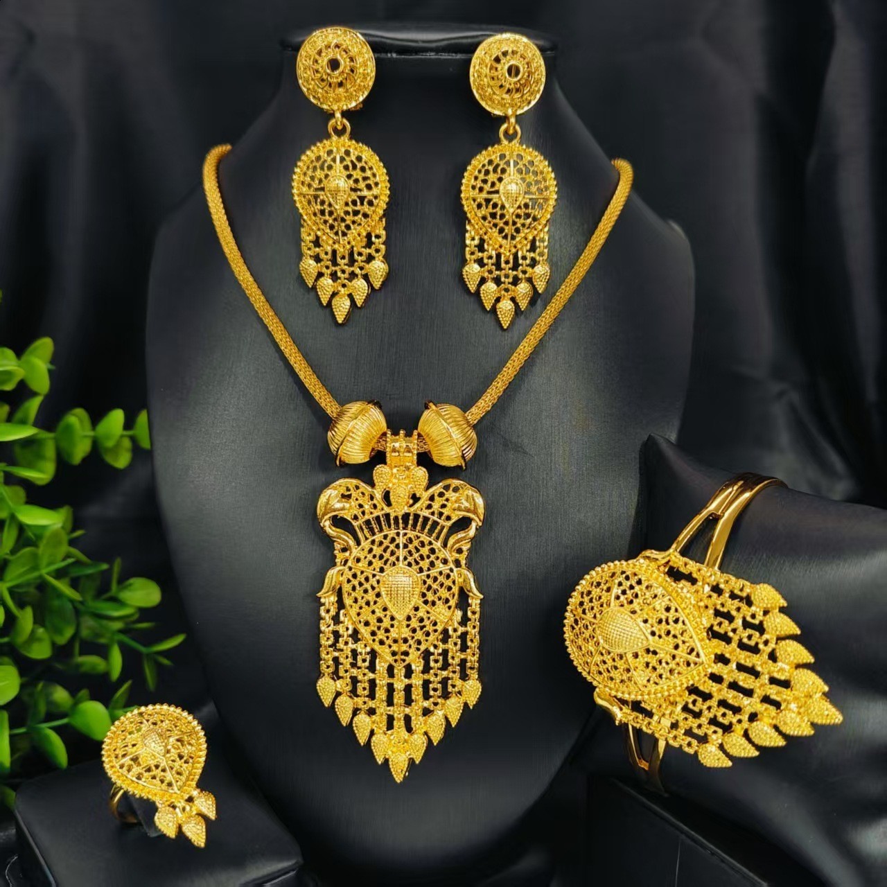 gold jewelry set with nine bead cuffs bracelets necklace African Dubai pendant earrings fashionable Italian jewelry241105 - view 5