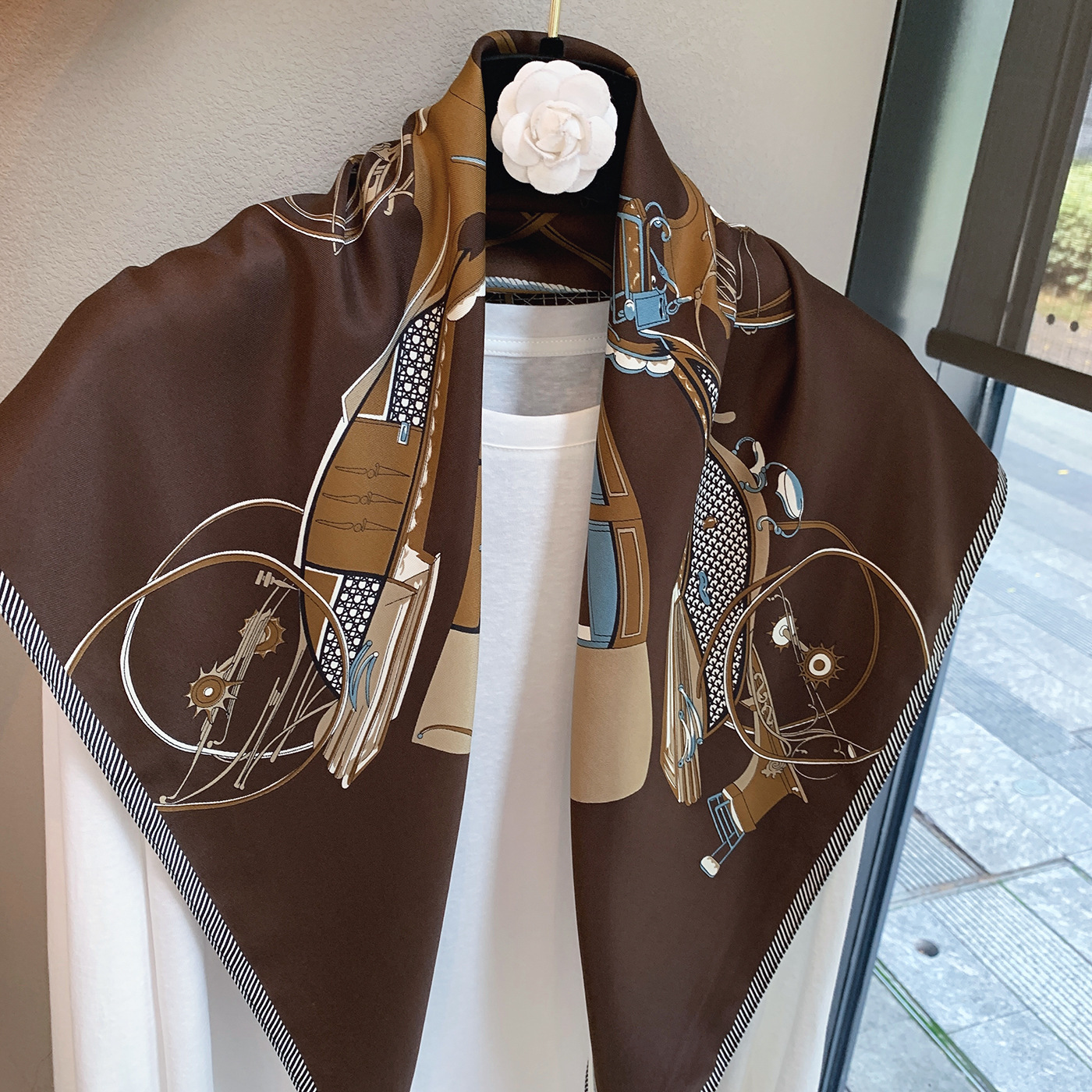 Premium Triangle Scarf Double-layer Satin Small Shawl Silky Smooth Foreign Style Neck Protection Silk Scarf Scarf - view 3