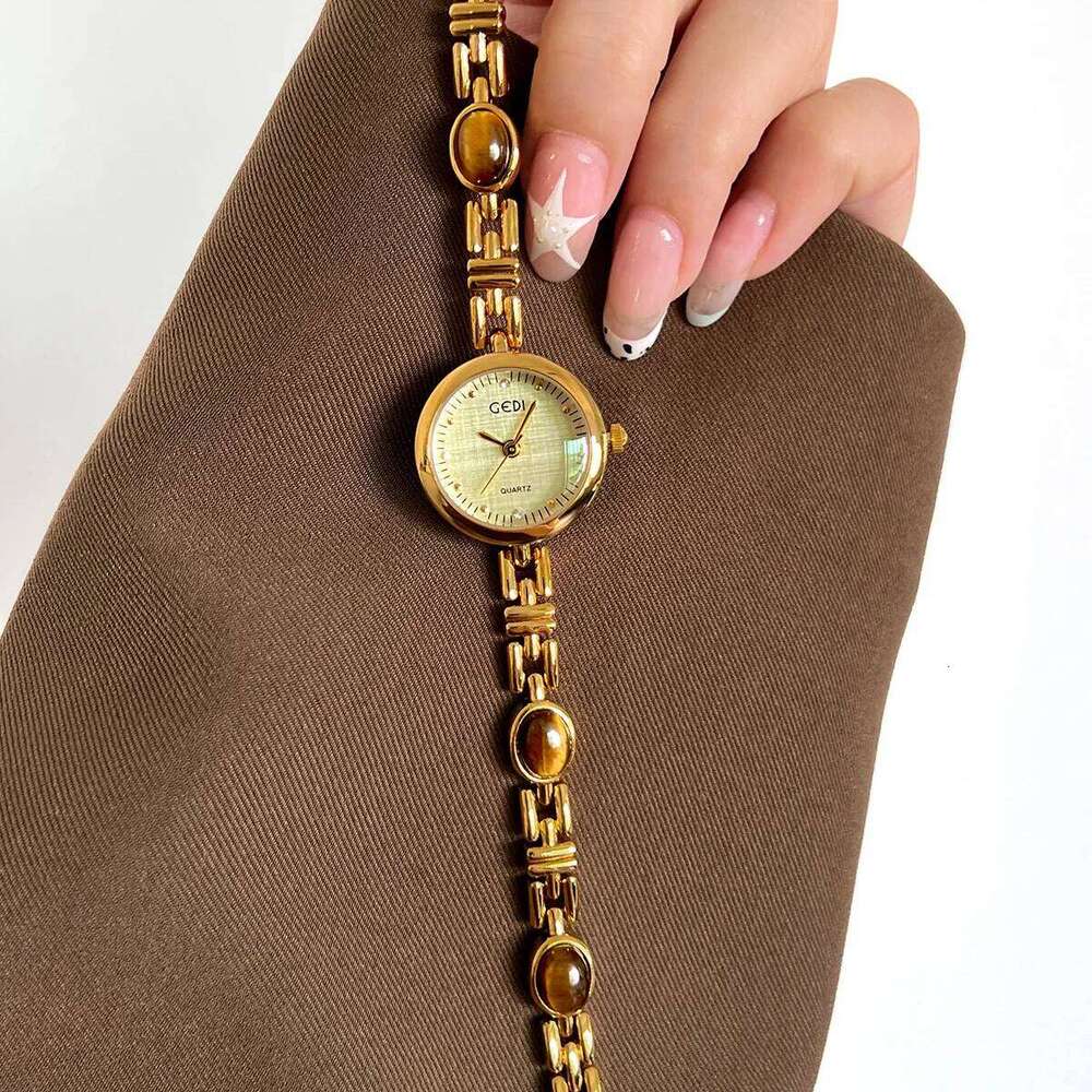 GEDI Gold Women es Natural Green Jade Women's Wrist Simple Small Dial High Quality Quartz Clock Gifts H260228