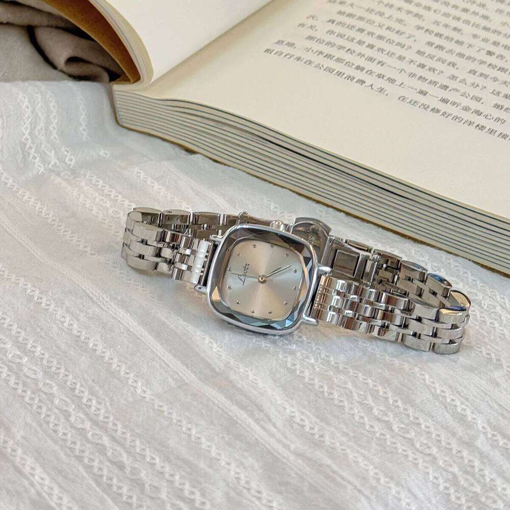 1pc New Arrival Solid Stainless Steel Strap Casual Simple Fashionable Waterproof Mini Square Women's Quartz With Rose Gold H260228