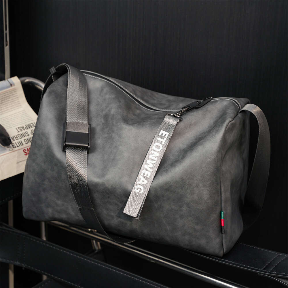 Luxury Shoulder Bags Totes Hobo New Large Capacity Fashion Gym Single Korean Style Men S Crossbody Casual Trendy Satchel Bag SENYY