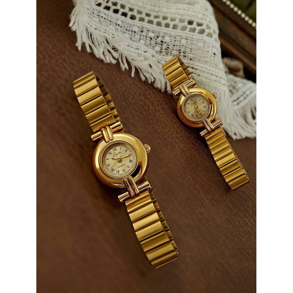 1 Piece of French Retro Gold Small Fashionable, Elegant, Exquisite, Compact Waterproof Quartz , Suitable for Daily Wear, Dinner and Other Occasions, H