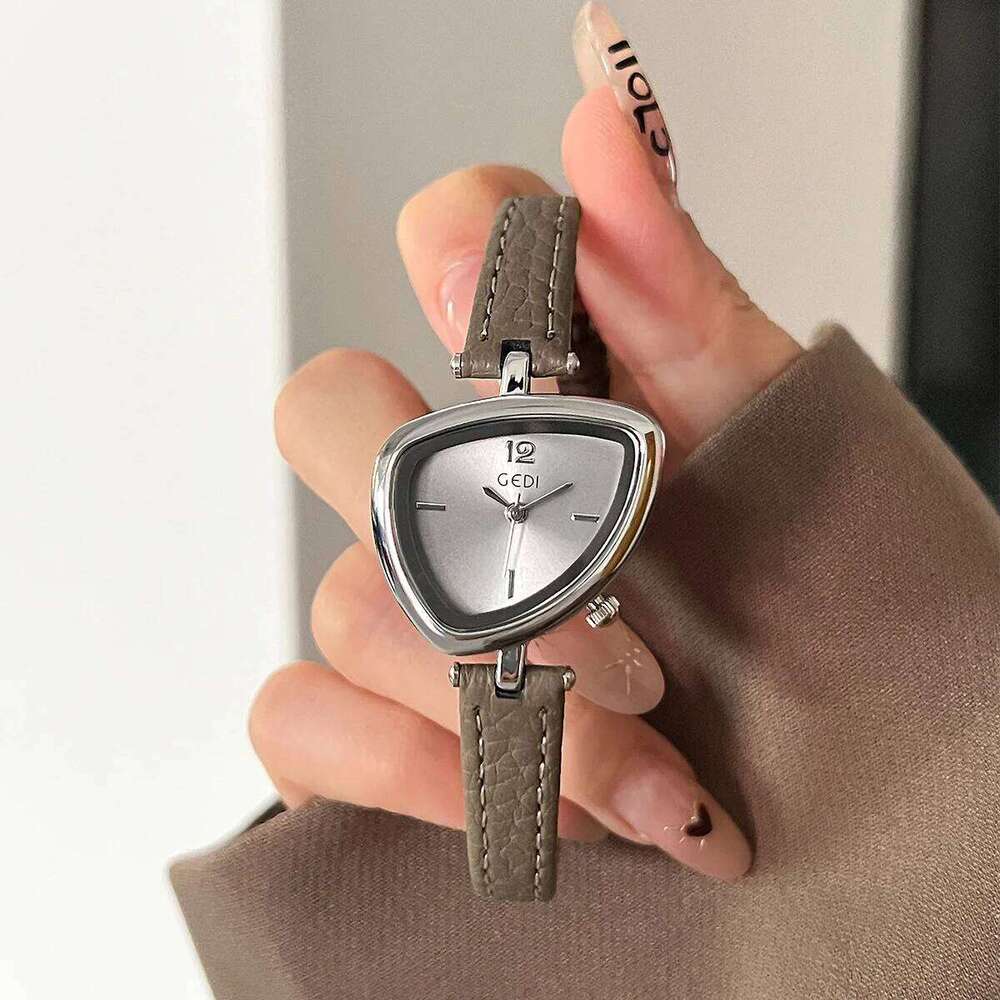 2026New Ladies Versatile Irregular Triangle Dial Design Simple Waterproof High Beauty Women's Fashion Quartz Clock es H260228