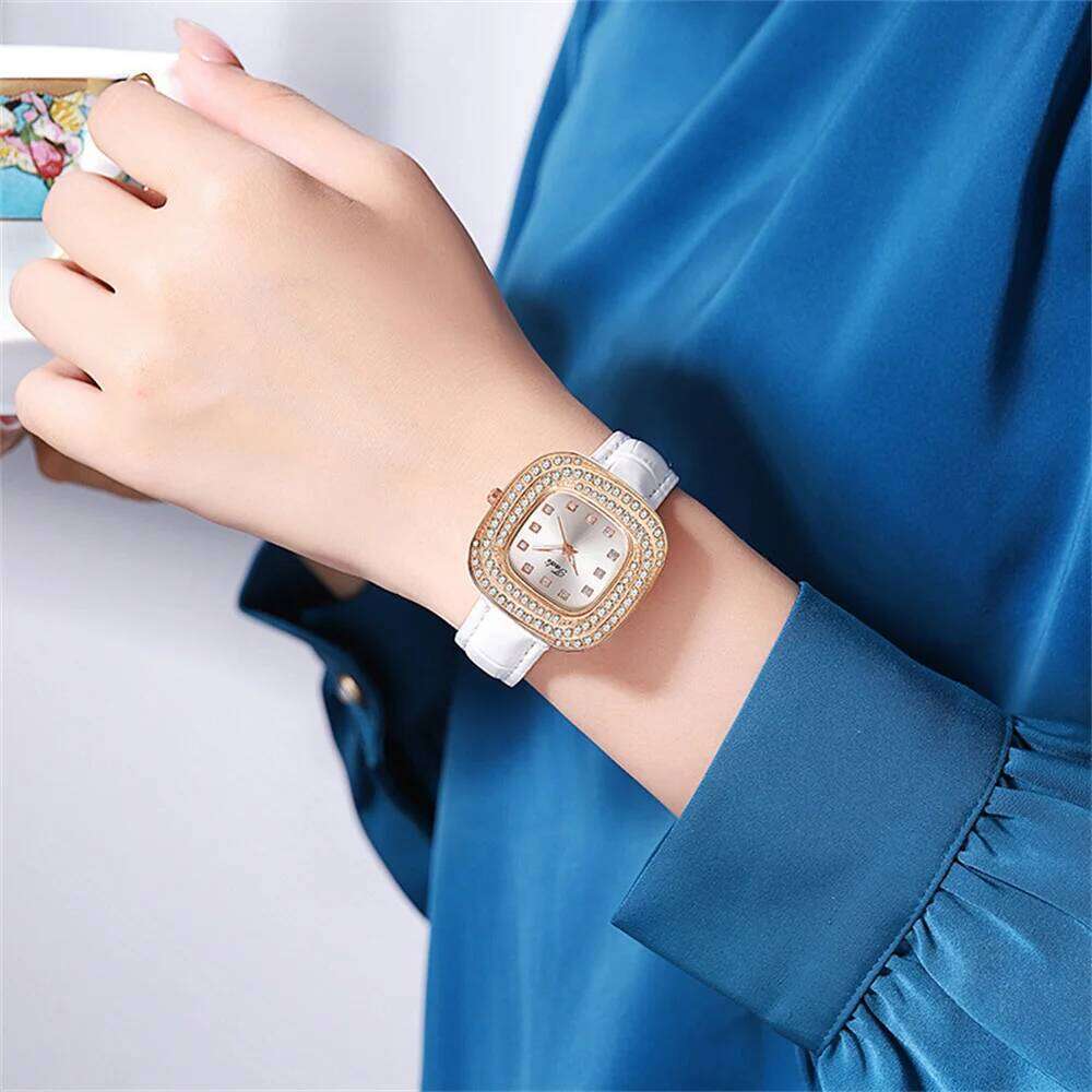 Women's 2025 Starry Night Diamonds Quartz Fashion Green Leather Simple Clock Gift Wrist H260228