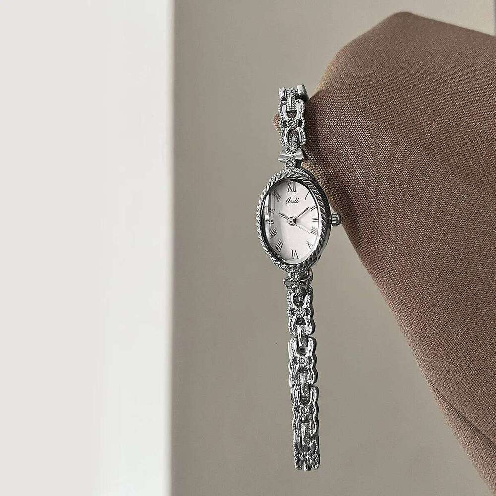 Gold For Women and Exquisite High Aesthetic Value Waterproof Versatile Ladies Fashion Quartz Wristes H260228