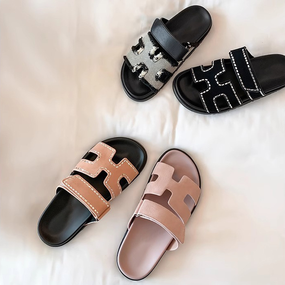 Hot new free shipping designer slippers for womens flat sandals black pink brown Fashionable and versatile Outdoor leisure beach slippers