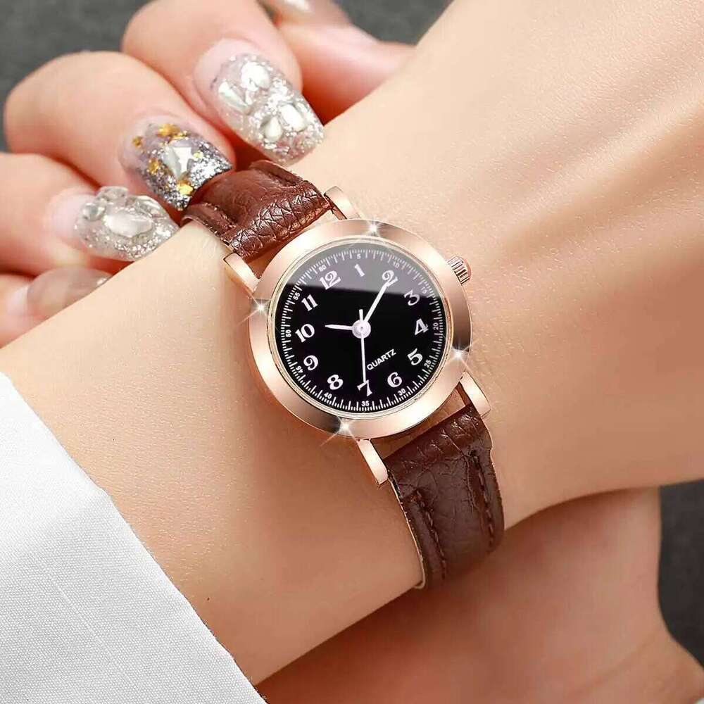 Fashion Small Dial Women es Casual Leather Strap Analog Quartz Wrist Girls ClockWithout Box H260228