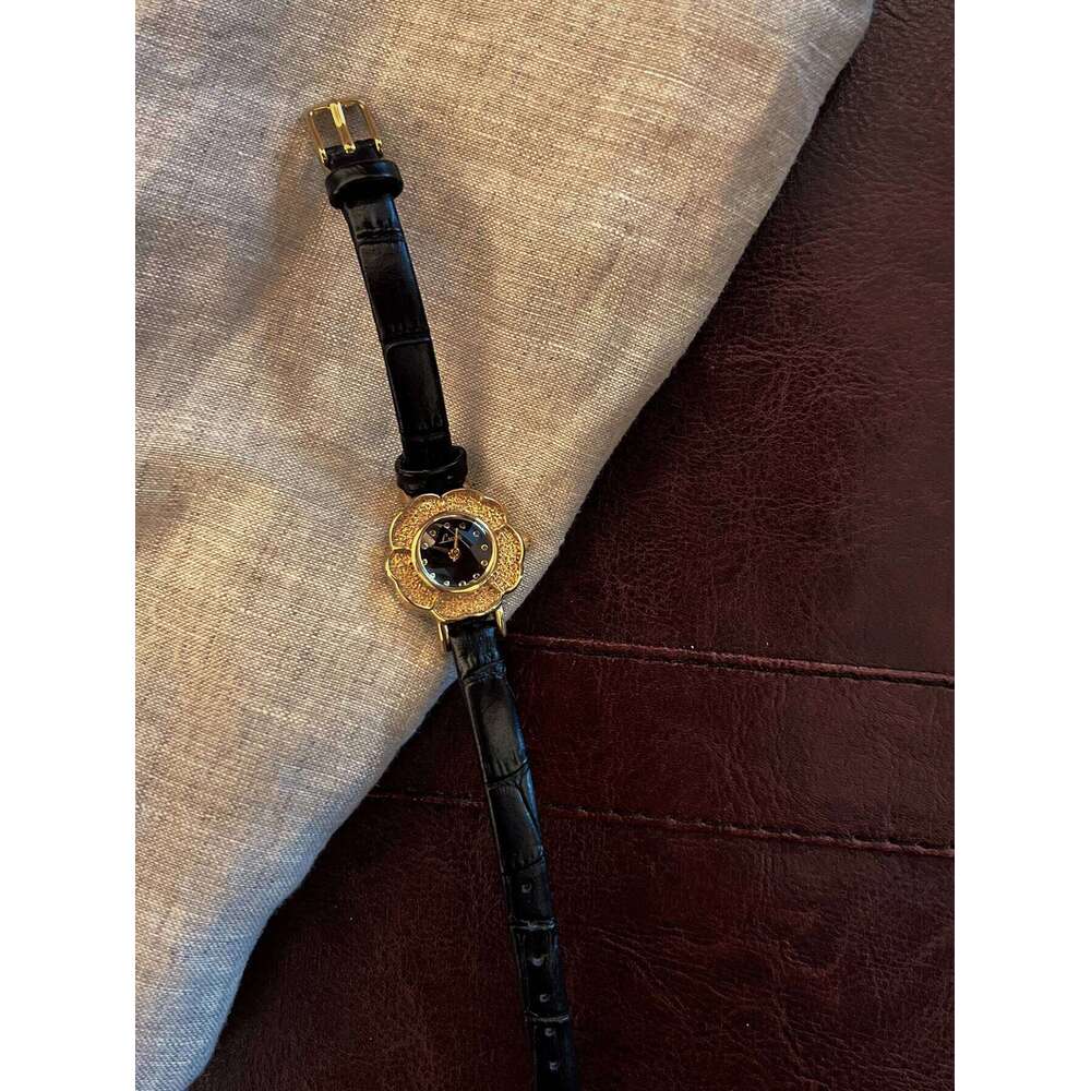 1 Piece of New French Retro Camellia Gold Small Dial Fashionable, Simple, Luxurious, Elegant, Compact Waterproof Women's Quartz , Stainless Steel