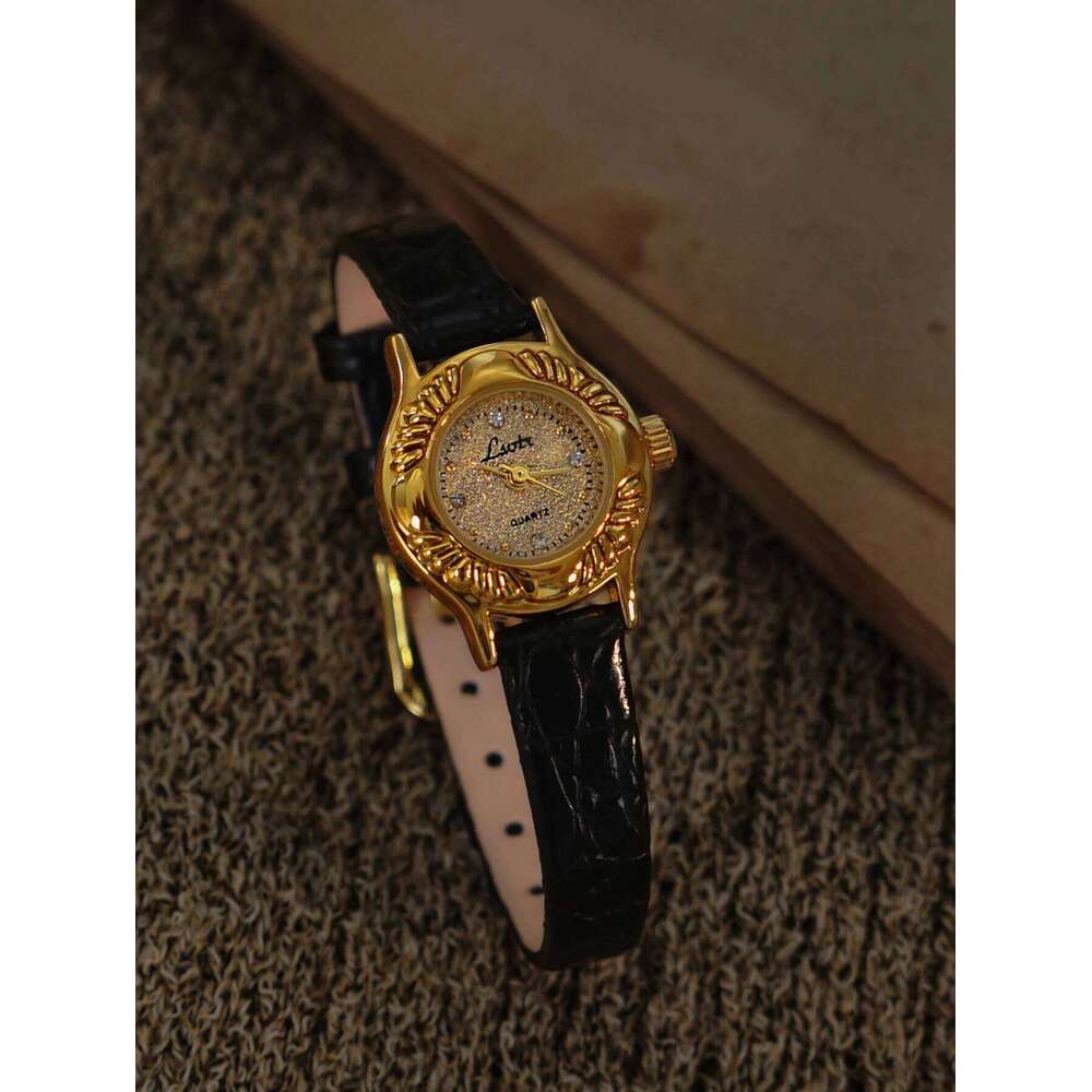 1 New French Retro Engraved Pattern Gold Small Dial Women's , Elegant Fashionable, Exquisite and Compact Waterproof for Young Ladies H260228