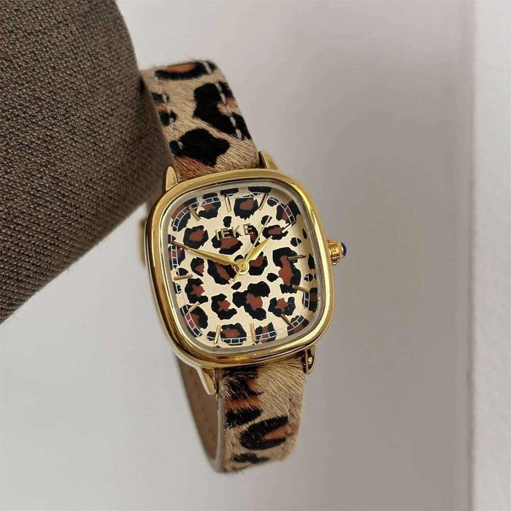 IEKE Antique Style Leopard Print Leather Strap for Women in Niche Design Delicate Quartz Light Temperament H260228
