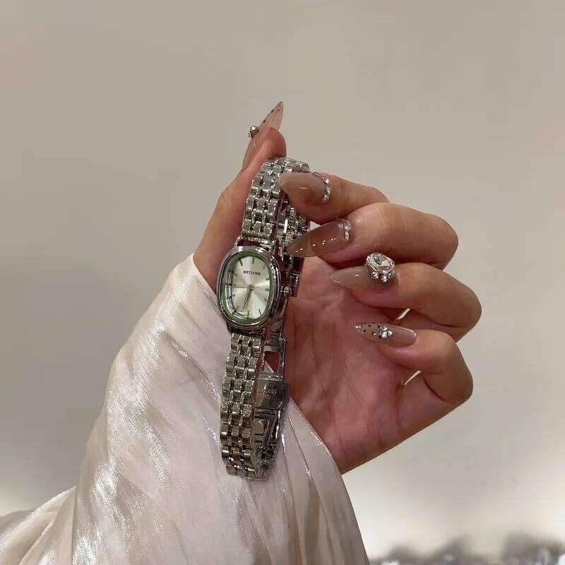 Dial Small Sugar Coated Steel Strip Student Fashion Korean Version Simple College Style Clock Relgio Feminino H260228