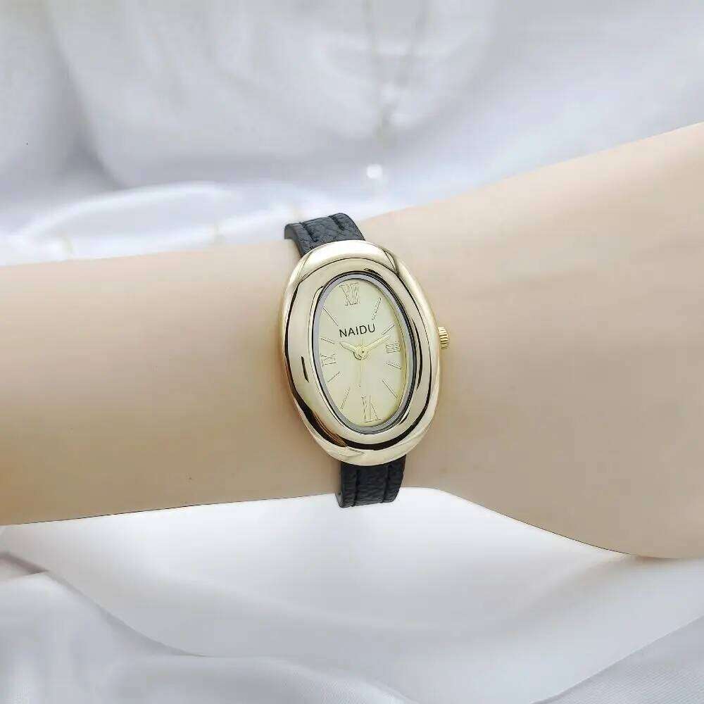 Goose Egg Shape Women Quartz Soft Leather Strap Casual Vintage Oval Ladies es Durable Female Wrist H260228