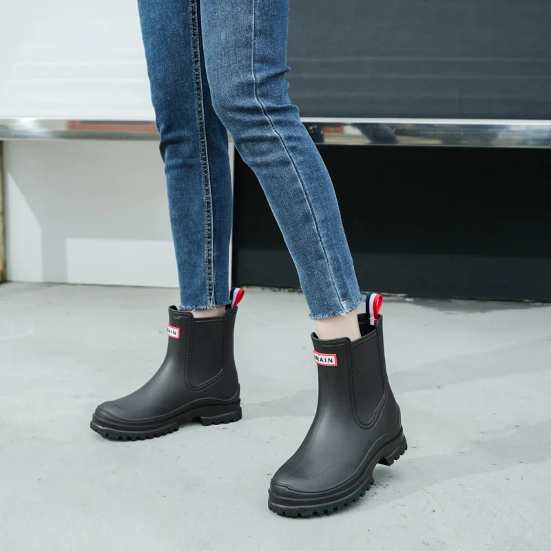 1 Pair of Womens Short Rain Boots Pvc Non-Slip Water Shoes Outdoor Waterproof Shoes Womens Fashionable Water Boots 260227 - view 7