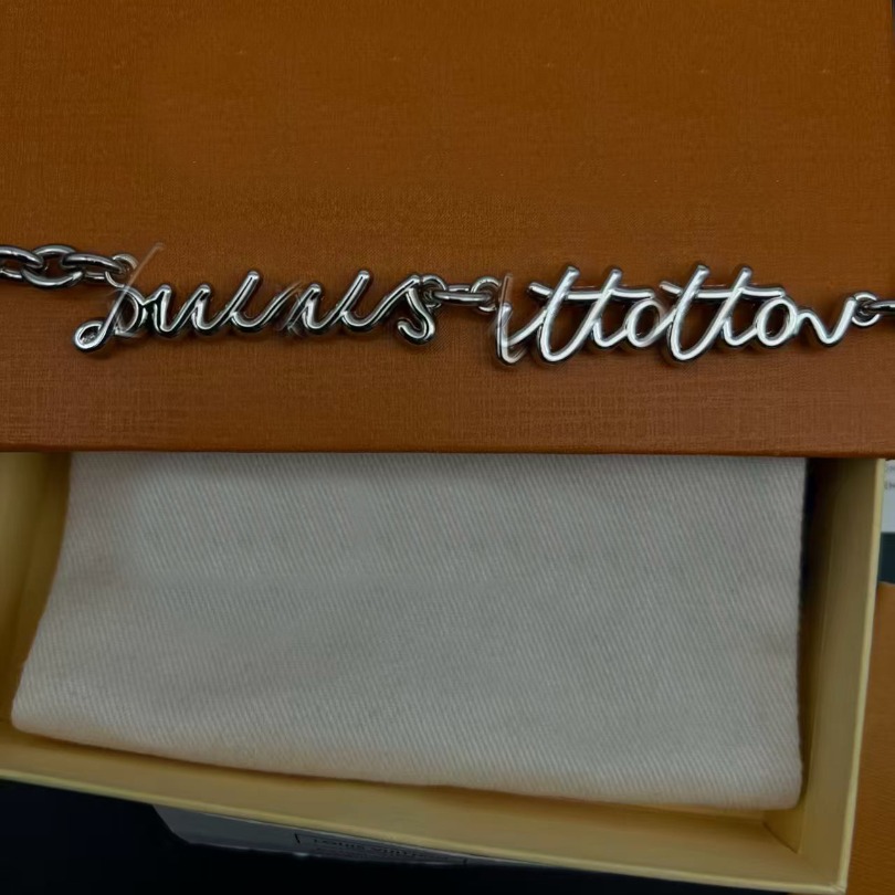 Silver Tone Metal Textured Chain With Heart Accent Versatile Bag Charm Waist Chain Chic Gift For Fashion Enthusiasts