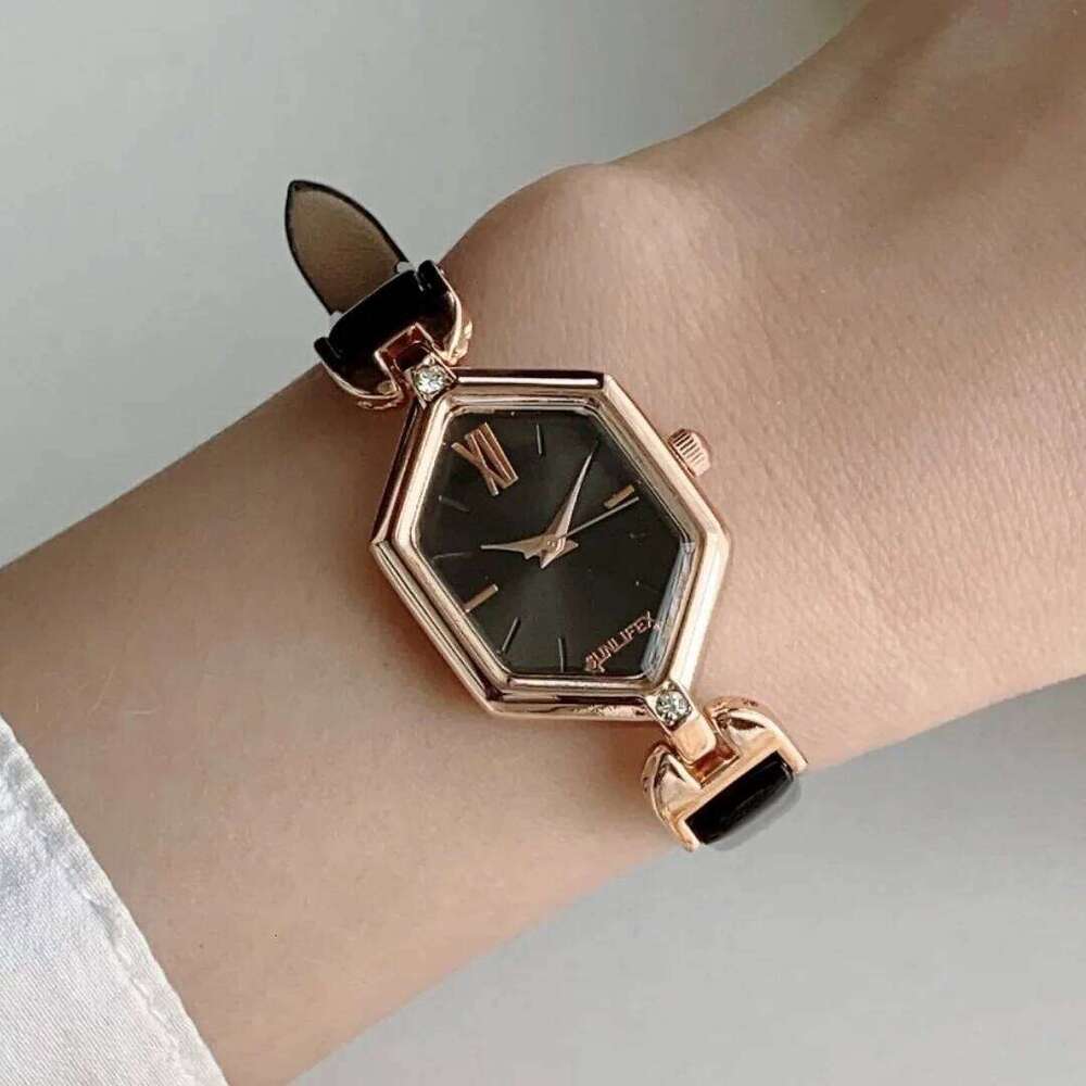 Fashion Women's Quartz Leather Band Analog Wristes Rhombus Dial Ladies es Clock Relogio Feminino H260228