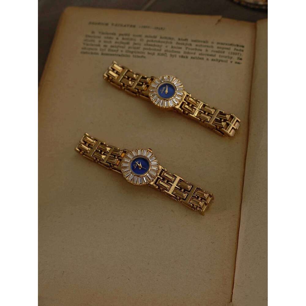 1 Piece of Golden French Retro Square Inlaid Rhinestones, Zirconia, Fashionable, Literary, Elegant Personalized Waterproof Quartz , Stainless Steel St