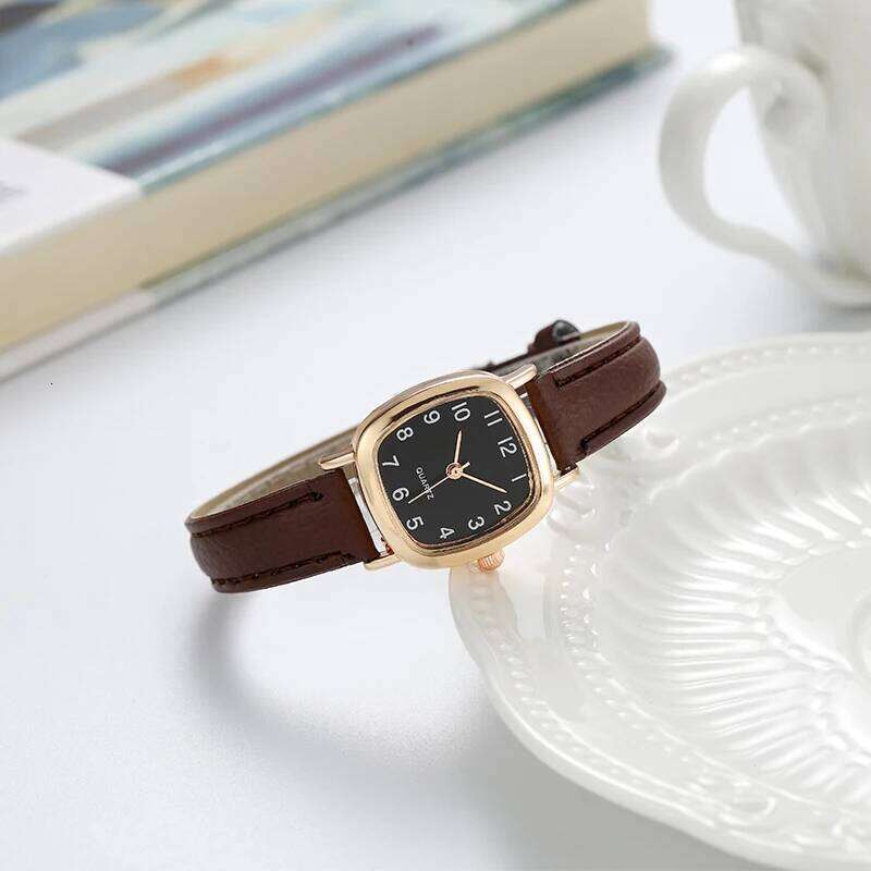 Women's Fashion Small Arabic Quartz es Leather Band Wristes H260228