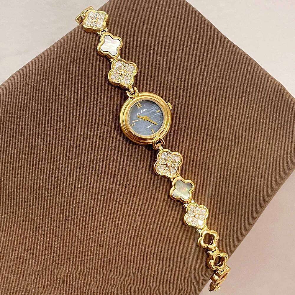 Elegant Blue shell Dial Women's es Fashion Gold Ladies Diamond Floral 2026 Quartz Wristes Gift H260228