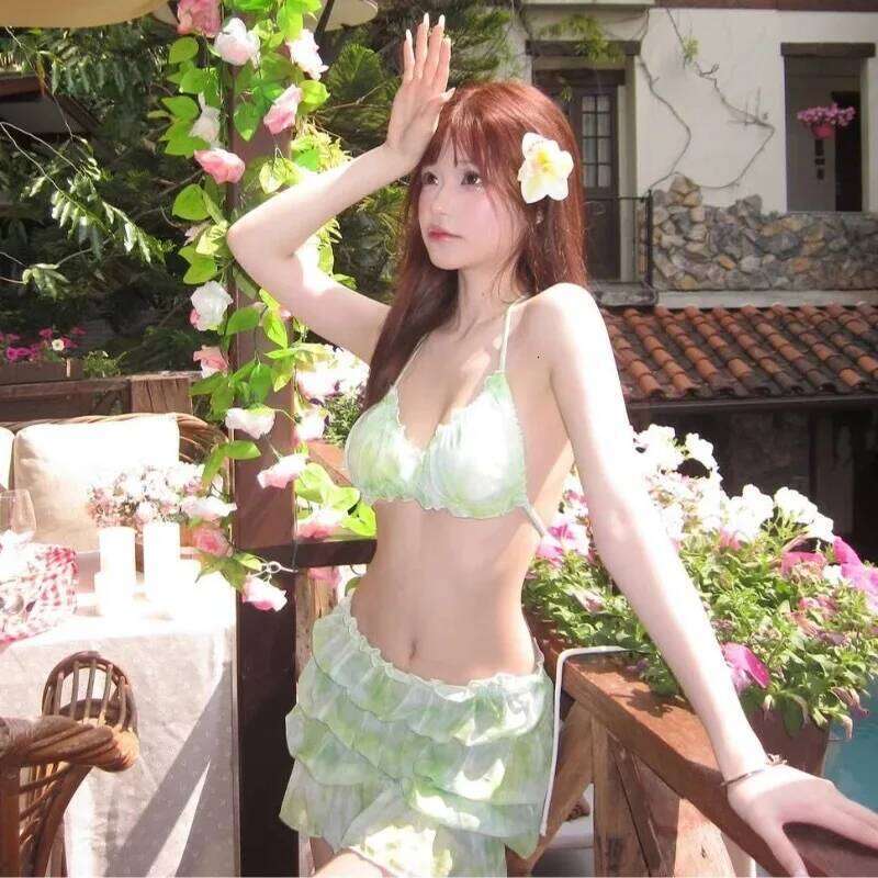 Women's Premium Bikini Set Vintage Ditsy Floral Brightening 3 Piece Cover Up Low Waisted Beach Pool Vacay Swimsuit Z260301