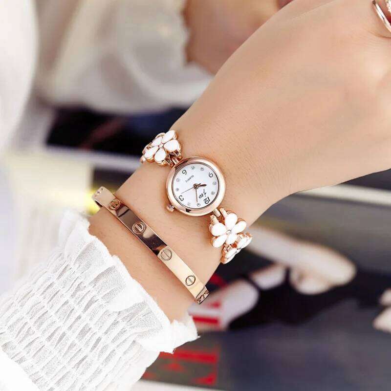 Graceful Women's Quartz : Elegant Black & Pink Floral Design - Perfect Gift Idea for Any Occasion H260228
