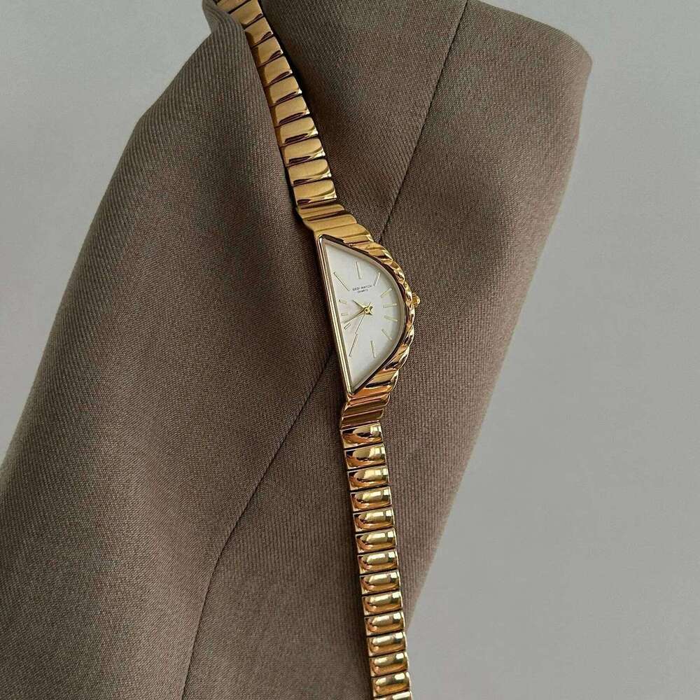 GEDI Vintage Irregular Triangle Woman es Fashion Waterproof Quartz Women's Wrist Perfect for Dress Outfits H260228