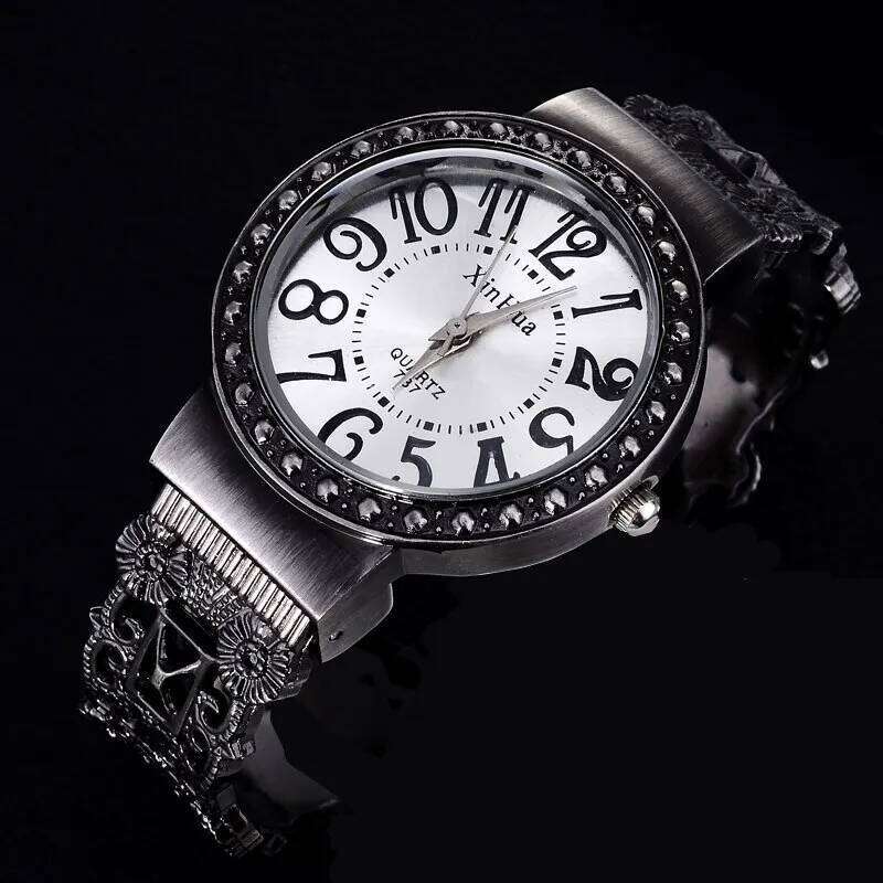 Vintage Women Black Quartz Wrist Unisex Special Antique Clock Elegant Casual Steel Female Mujer Bangle Reloj H260228