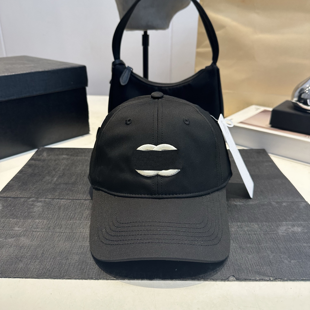 cap designer hat Luxury cap Solid color letter design cap warm 12A cap for sports travel Hat Fashion casual style trucker wear hat 7 colours very good