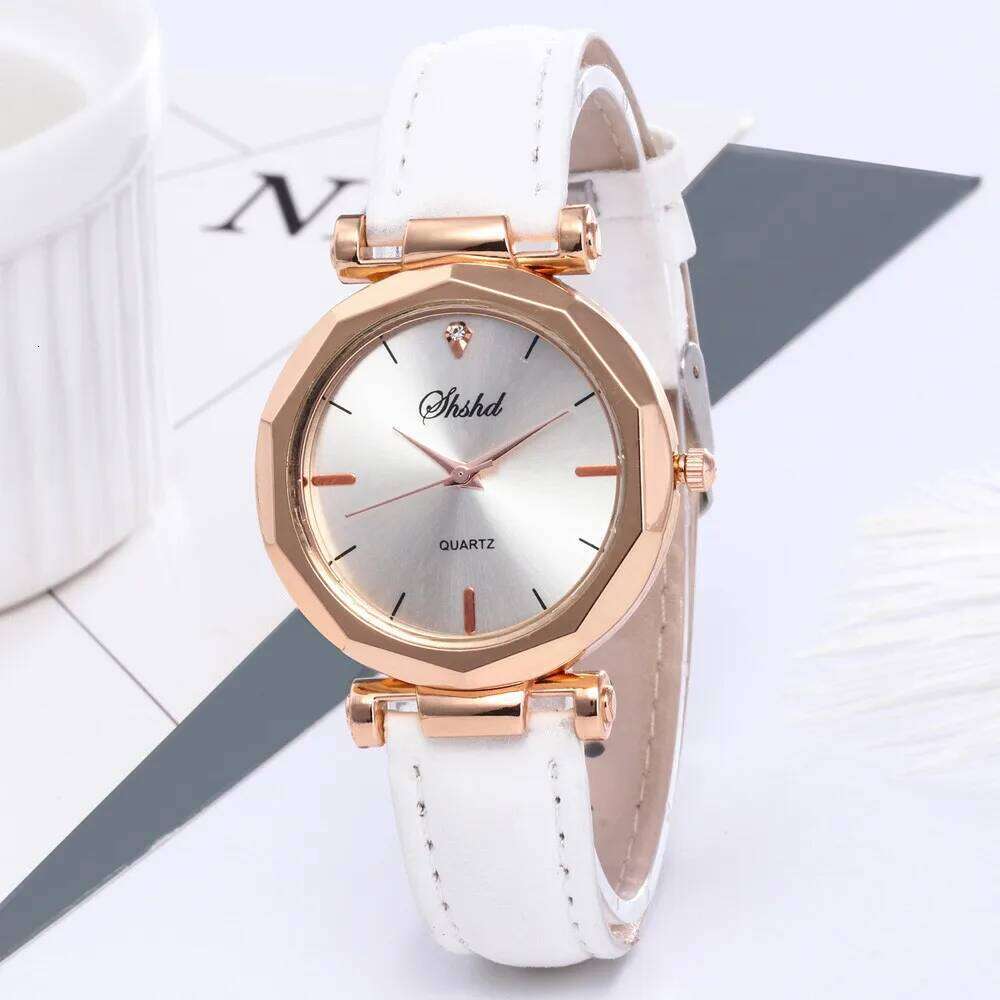 Reloj Mujer 2022 Ladies es Fashion Casual Quartz Wristes Women Leather Cheap Price Dropshiping Relogio Feminino H260228