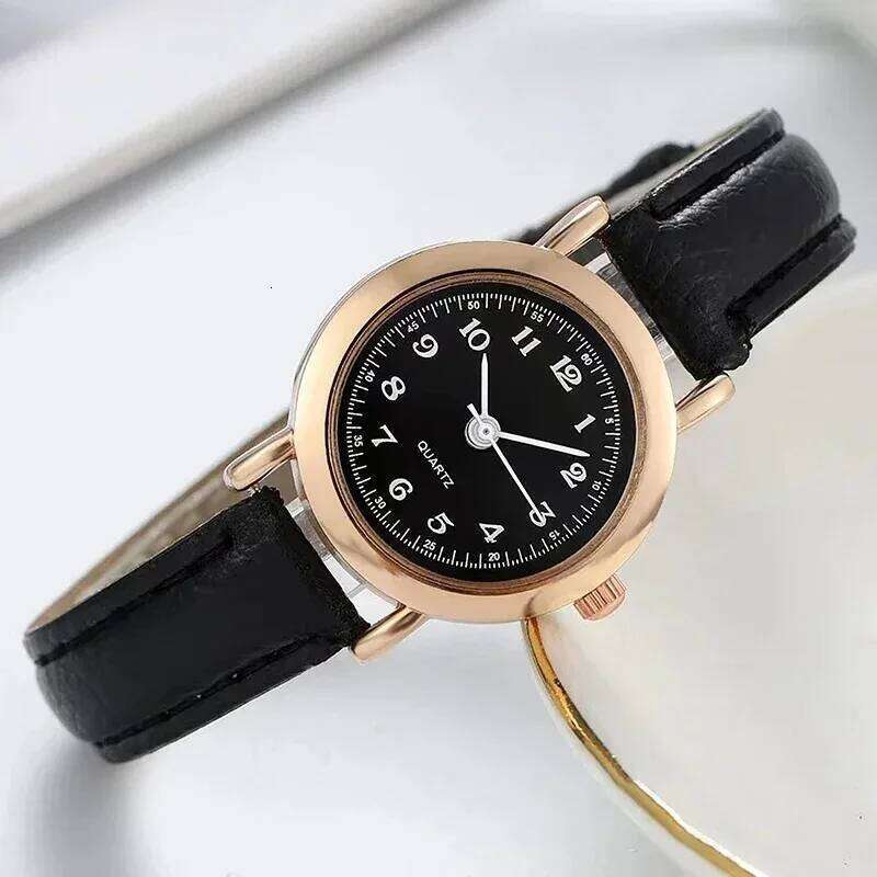 Simple and Cute Small Strap Dial Couple Women Exquisite Retro Leather Quartz Wirst Fashion Clock San Martin Store H260228