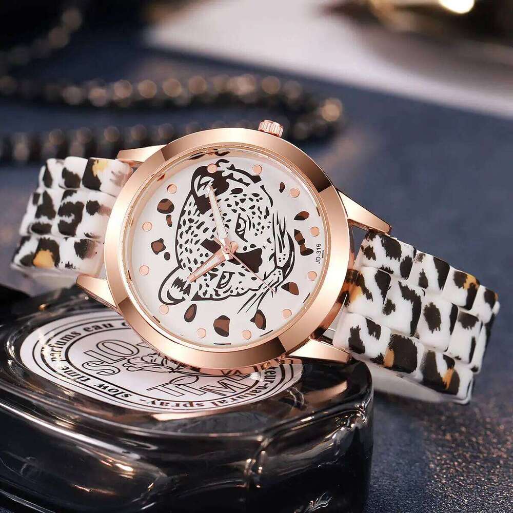 Fashion Leopard Printed Women es Casual Silicone Band Ladies Quartz Wrist Reloj MujerWithout Box H260228