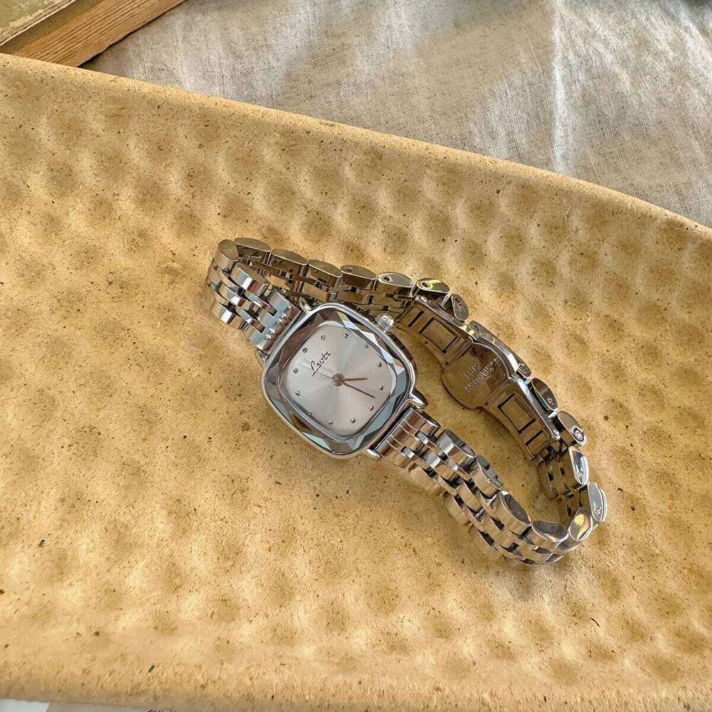 1pc New Arrival Solid Stainless Steel Strap Casual Simple Fashionable Waterproof Mini Square Women's Quartz With Rose Gold H260228
