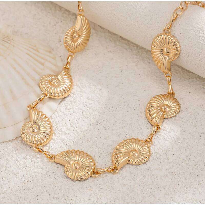 Beach Vacation Conch Pendant Female Golden Sexy Spicy Girl Ins Style Metal Body Chain Waist Decoration H260228