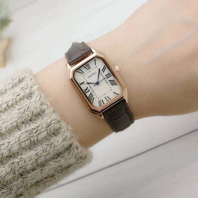 Ladies Rectangle Simple Roman Numerals Small Dial Quartz es Women Niche Clock Female Vintage Wrist Reloj H260228