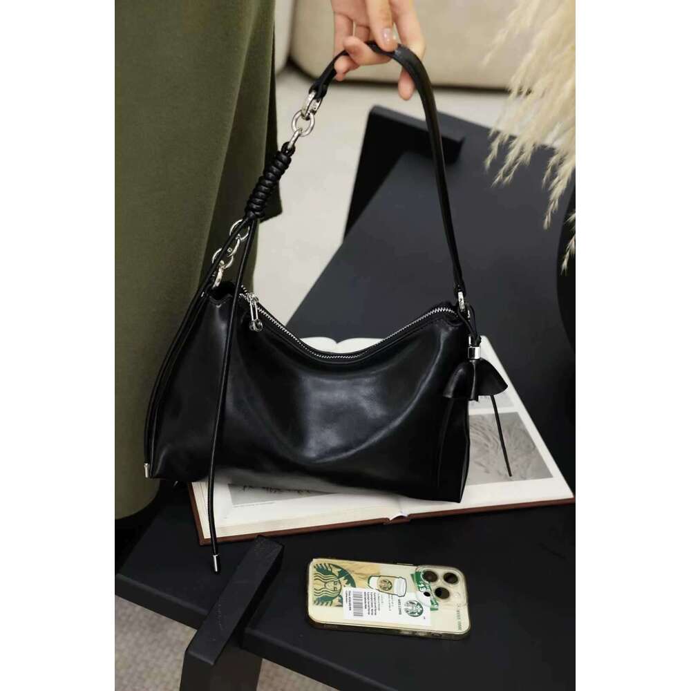 Luxury Shoulder Bags Totes Hobo New Top Layer Vegetable Tanned Hobo Vintage Commuter Dumpling Bag Large Capacity Fashionable Casual Genuine Leather Un