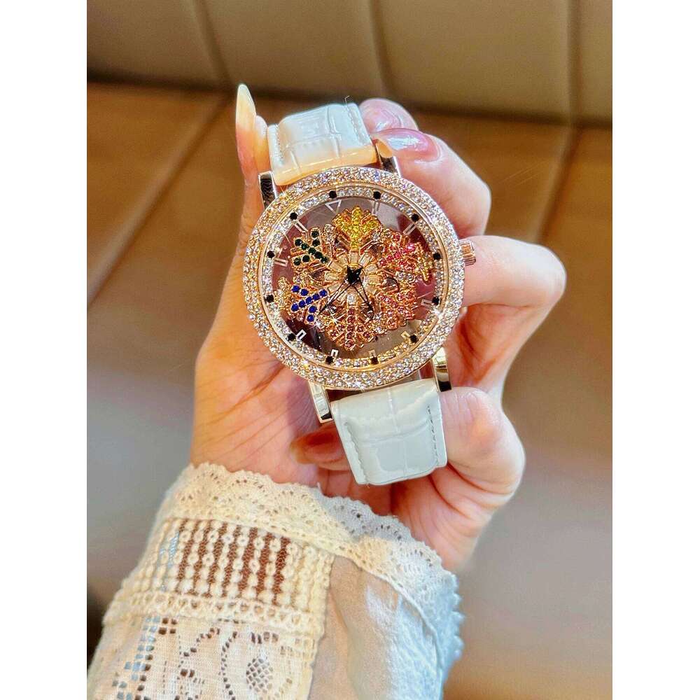 1 Upgraded Version of the Bright Eye-Catching Fashionable Luxury Inlaid Rhinestone Quartz Equipped with Charming Rotating Colorful Snowflake Dial, H26