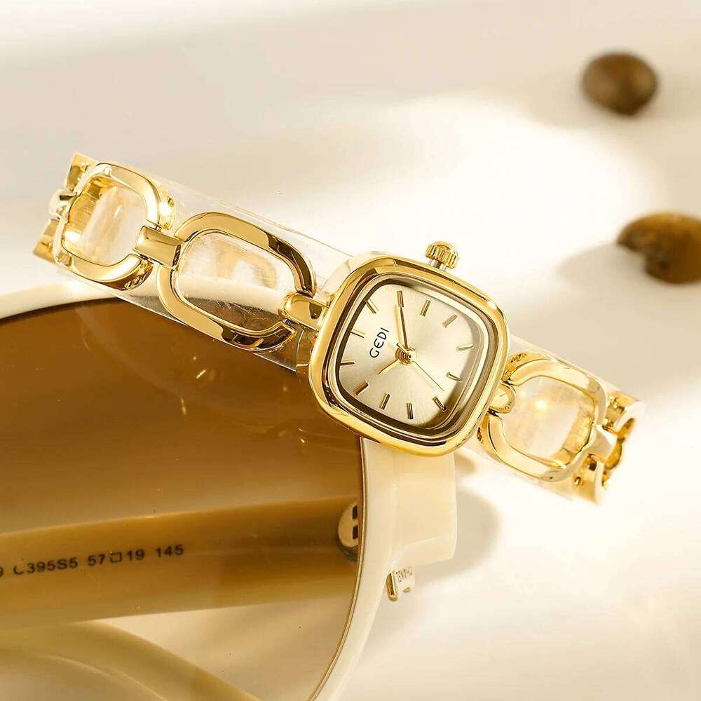 GEDI Women's Elegant Square Red Dial Quartz es Chain Vintage Minimalist Girls Ladies Small Wrist H260228