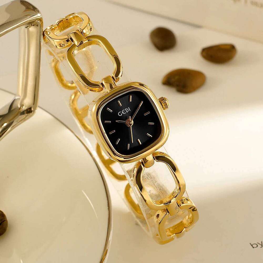 GEDI Women's Elegant Square Red Dial Quartz es Chain Vintage Minimalist Girls Ladies Small Wrist H260228