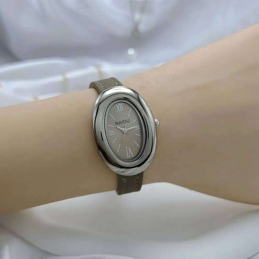Goose Egg Shape Women Quartz Soft Leather Strap Casual Vintage Oval Ladies es Durable Female Wrist H260228